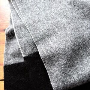 Banana Republic Gray and Black Scarf
